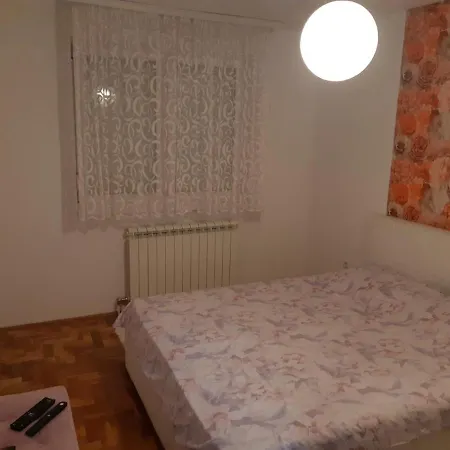 Apartman Klara شقة