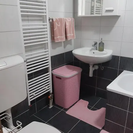 Apartman Klara شقة