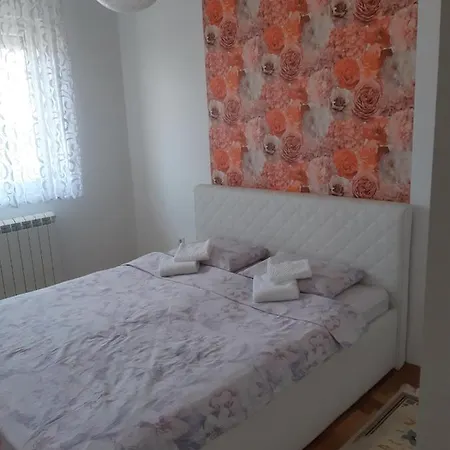 Apartman Klara شقة